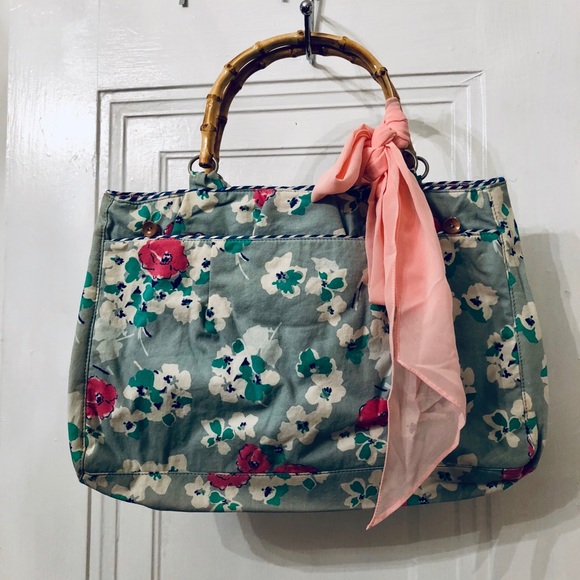 Abercrombie & Fitch Handbags - Abercrombie & Fitch floral handbag bamboo handles